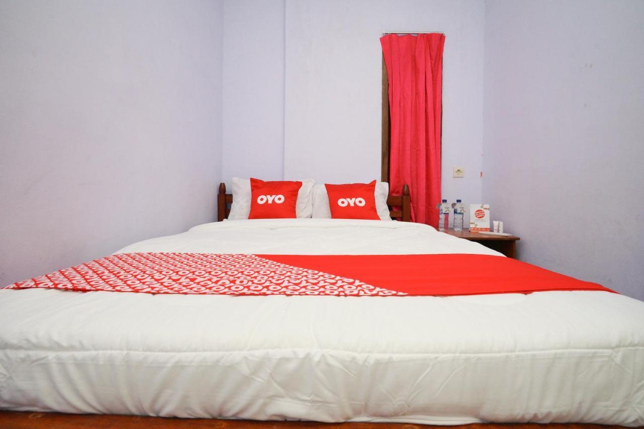 Oyo 2120 Pieter Homestay Bromo Probolinggo Esterno foto