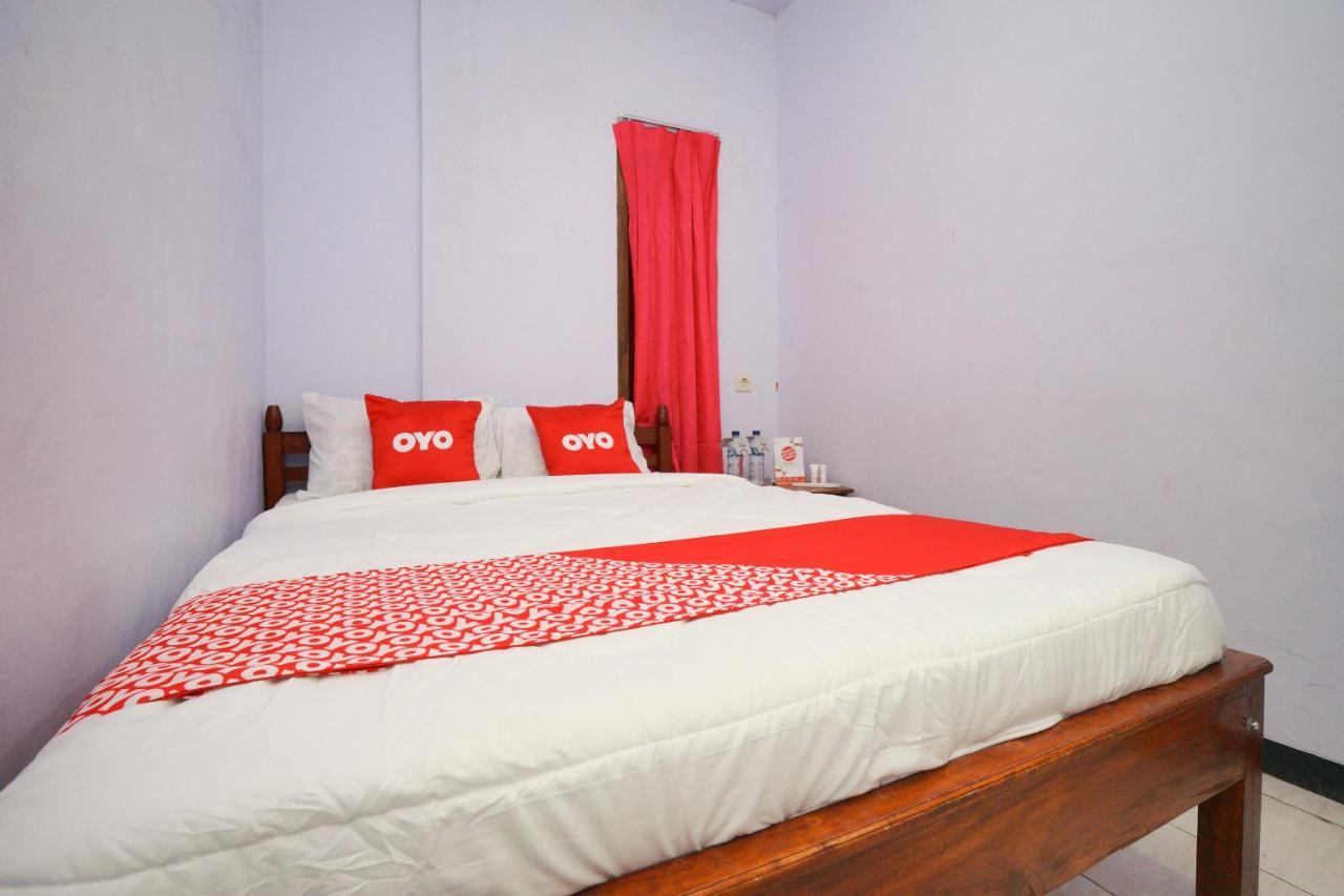 Oyo 2120 Pieter Homestay Bromo Probolinggo Esterno foto